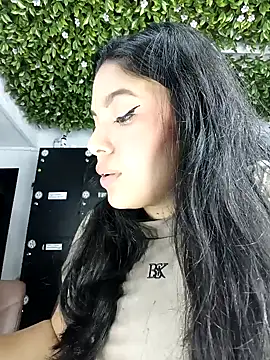 BrendaBloom  online show from April 16, 2026, 2:12 am