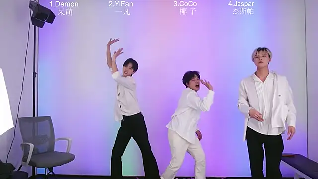 XL-CandyShop online show from April 21, 2026, 5:47 am