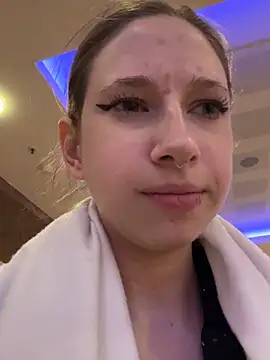 michelle lovique online show from April 17, 2026, 8:28 am