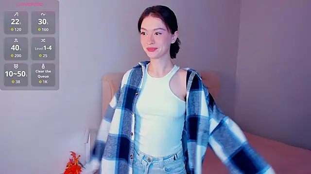 LibbieSchworm online show from April 14, 2026, 8:41 am