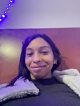 soyriri  online show from April 20, 2026, 5:21 am