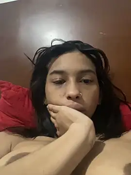 soyriri  online show from April 13, 2026, 6:06 am