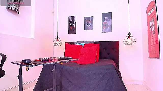 hilary banks1 online show from July 25, 2026, 4:53 am