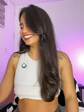 Snapshot of holaRosa chatting on July 17, 2026, 11:02 pm holaRosa online show from July 17, 2026, 11:02 pm