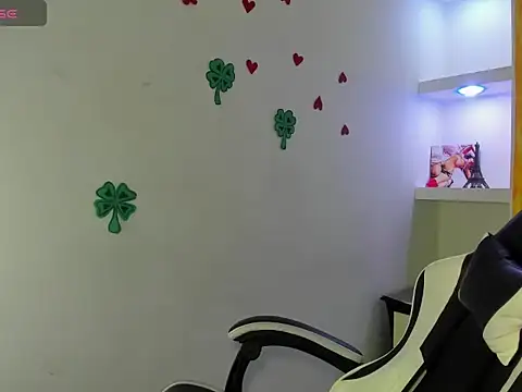 Noah carter16 online show from April 17, 2026, 12:08 pm