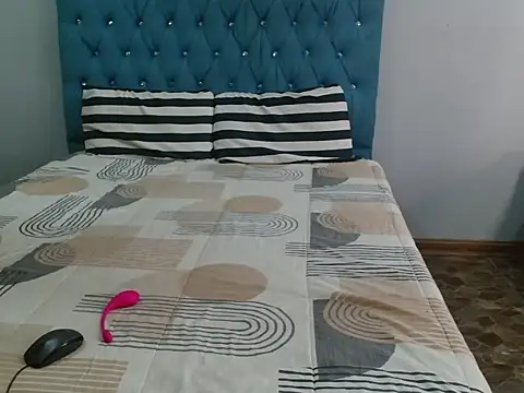 YourWifeyLily online show from April 13, 2026, 10:03 pm