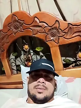 franDuxxx online show from April 14, 2026, 8:41 am