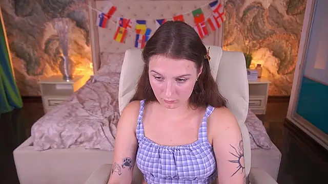 VikVikLove online show from July 14, 2026, 2:05 am