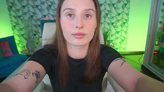VikVikLove online show from June 10, 2026, 7:59 pm