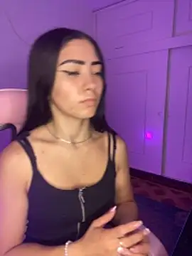 AMBERBUNNY  online show from April 17, 2026, 1:25 pm