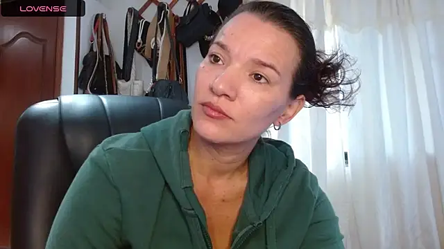 valery fitt online show from April 17, 2026, 11:13 am