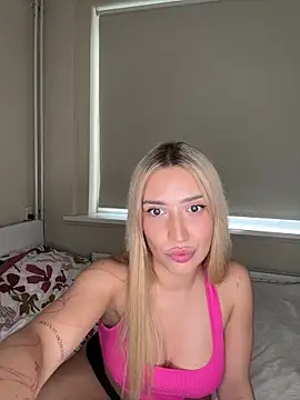 BlondeChiara online show from April 16, 2026, 6:19 pm