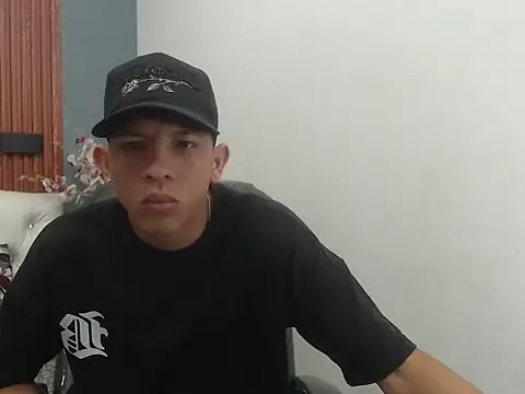 Alexander villa  online show from April 17, 2026, 10:23 pm