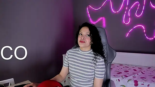 Snapshot of dolcee__ chatting on May 5, 2026, 8:45 pm dolcee online show from May 5, 2026, 8:45 pm