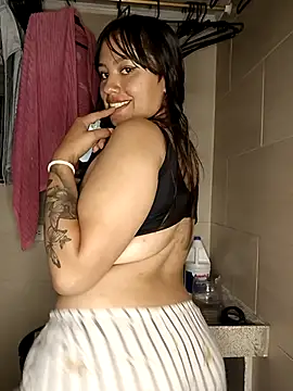 celeste beacker online show from April 17, 2026, 1:52 am