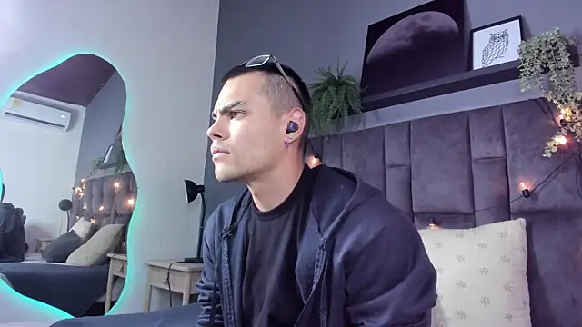 RomeoBoselli   online show from April 14, 2026, 7:41 pm