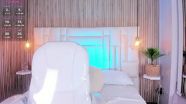 NicolSantos online show from June 1, 2026, 11:43 am
