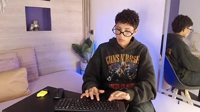 Velvet An online show from May 18, 2026, 3:06 am