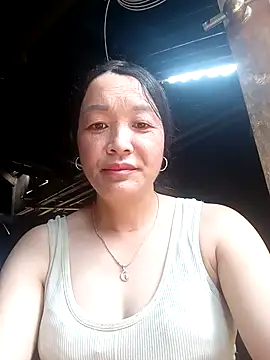 vanlucky2 online show from April 14, 2026, 2:38 am