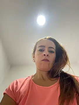 Snapshot of Natigoonzalez chatting on May 17, 2026, 1:33 pm Natigoonzalez online show from May 17, 2026, 1:33 pm