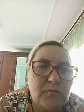 AureliaSky598 online show from June 9, 2026, 12:17 pm