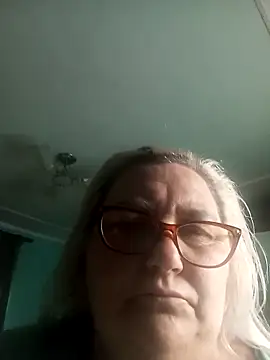AureliaSky598 online show from May 16, 2026, 2:54 am