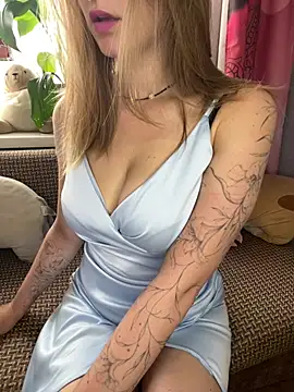 curvycatwow online show from July 9, 2026, 11:26 pm