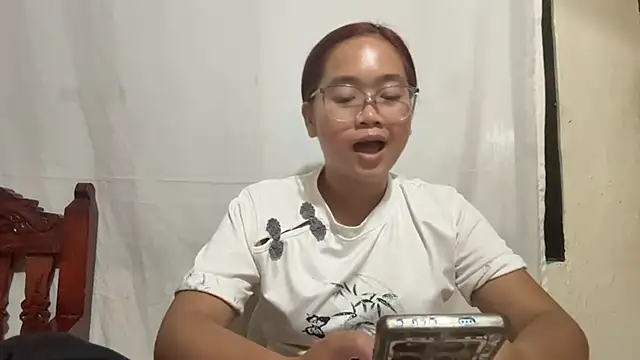 SheenaMcbrien online show from April 19, 2026, 6:10 pm