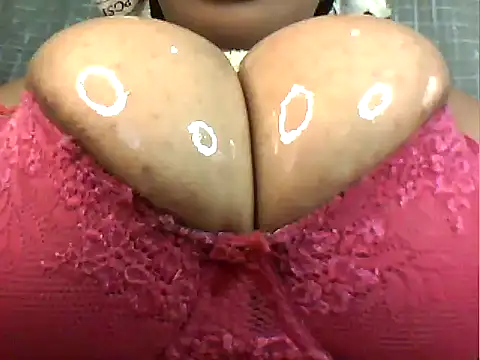 Snapshot of megaboobsqueen chatting on July 5, 2026, 12:56 pm megaboobsqueen online show from July 5, 2026, 12:56 pm