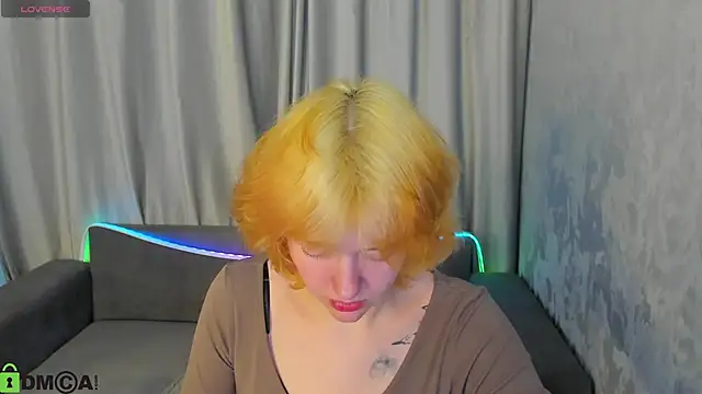 Star Bee online show from April 21, 2026, 1:07 am