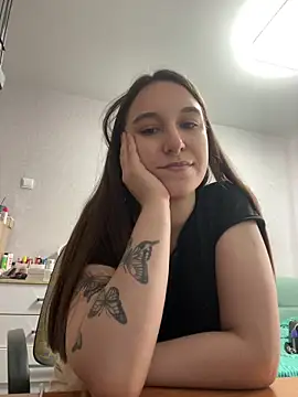 RiannaBrown online show from April 21, 2026, 3:13 am