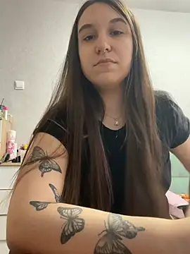 RiannaBrown online show from April 17, 2026, 2:58 am