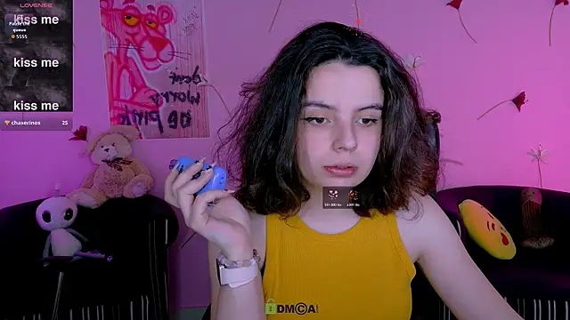 Snapshot of mia_mooon_ chatting on June 2, 2026, 8:25 am mia mooon online show from June 2, 2026, 8:25 am