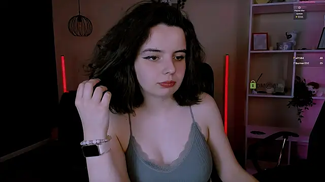 Snapshot of mia_mooon_ chatting on May 16, 2026, 10:36 am mia mooon online show from May 16, 2026, 10:36 am
