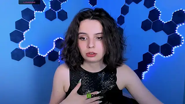 Snapshot of mia_mooon_ chatting on April 30, 2026, 8:43 am mia mooon online show from April 30, 2026, 8:43 am