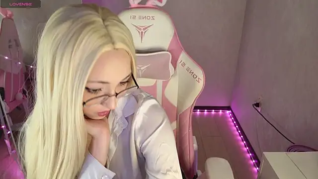 Nona meow online show from April 10, 2026, 6:26 pm