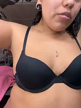 babypixxie online show from April 15, 2026, 8:09 pm