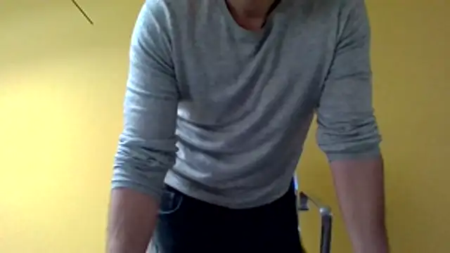 jjjust curiousss online show from April 15, 2026, 4:22 pm