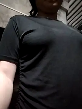 giahan1 online show from April 16, 2026, 10:34 pm