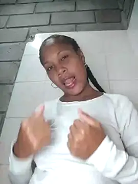 Snapshot of Lili-Sex chatting on May 23, 2026, 4:22 am Lili-Sex online show from May 23, 2026, 4:22 am