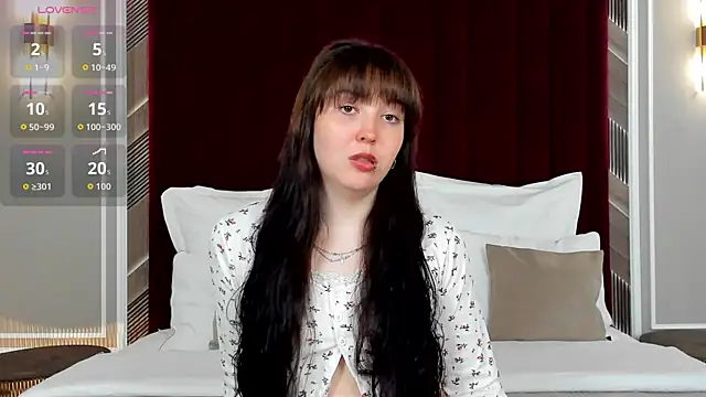 YunaStorm online show from April 17, 2026, 2:53 pm