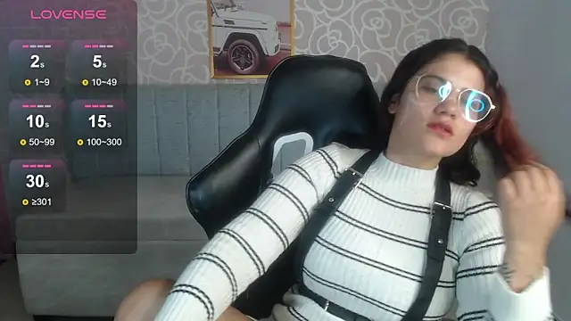 Scarlett jhonson ch online show from April 16, 2026, 7:47 pm