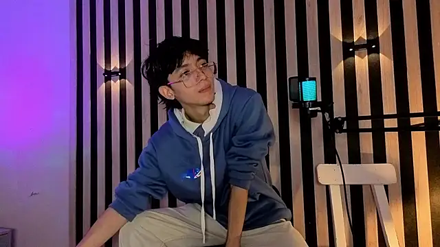 Snapshot of Twink_Sebas7 chatting on July 9, 2026, 12:15 pm Twink Sebas7 online show from July 9, 2026, 12:15 pm