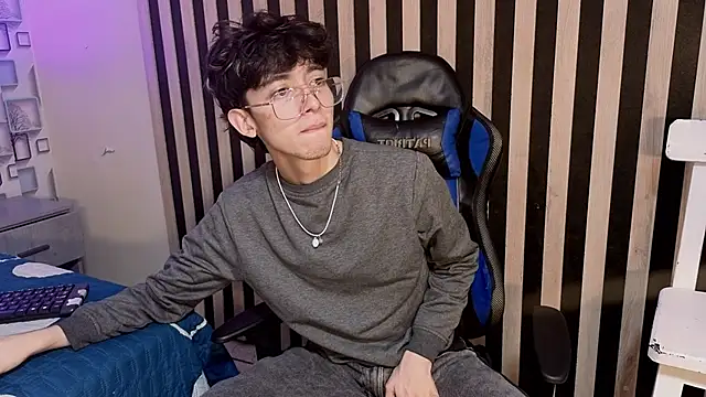 Snapshot of Twink_Sebas7 chatting on July 1, 2026, 12:27 pm Twink Sebas7 online show from July 1, 2026, 12:27 pm