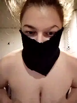 cansu27 online show from April 17, 2026, 11:35 am