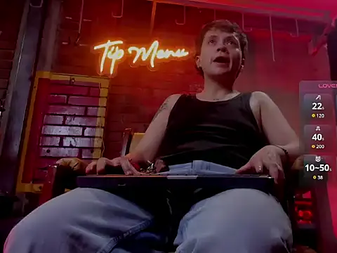 MissaelRossi online show from April 14, 2026, 7:41 pm