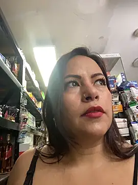 MIA ROSSEEE online show from May 21, 2026, 12:46 pm