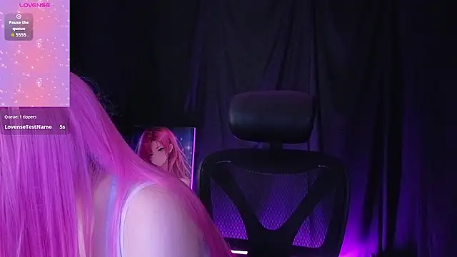 HARITA LOVEE online show from April 10, 2026, 10:50 pm