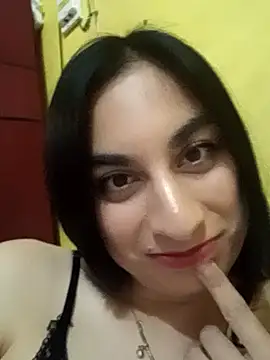 Perlizz 95 online show from April 11, 2026, 2:19 am