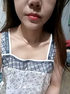 girl-girl-hot online show from April 9, 2026, 11:33 pm